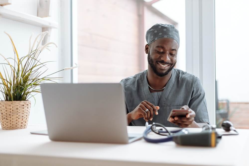 how-many-hours-do-nurses-work-a-week