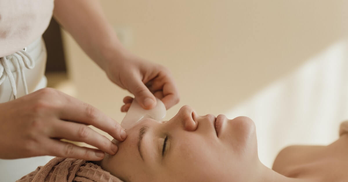 How to Use Gua Sha: A Step-by-Step Guide